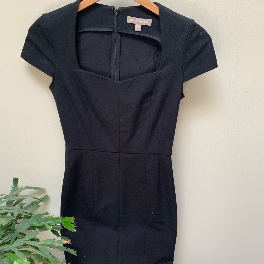 Black Form-fitting Banana Republic Sheath Dress
